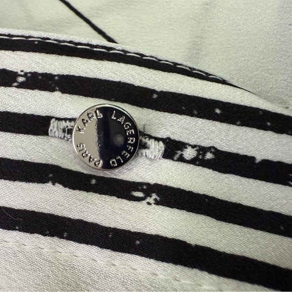 Karl Lagerfeld Geometric Print Button-Up Shirt with Bungee arm closures. XS - Picture 11 of 11